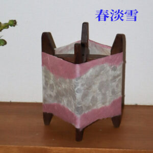 糸車行灯　春淡雪